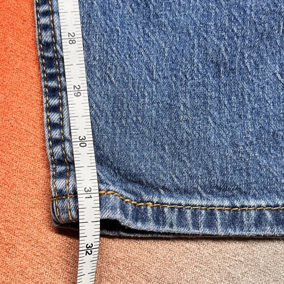 Levi's 505 Regular Fit Medium Wash - Picture 7 of 11